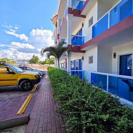 Madome Aparta Hotel Pedernales Exterior photo