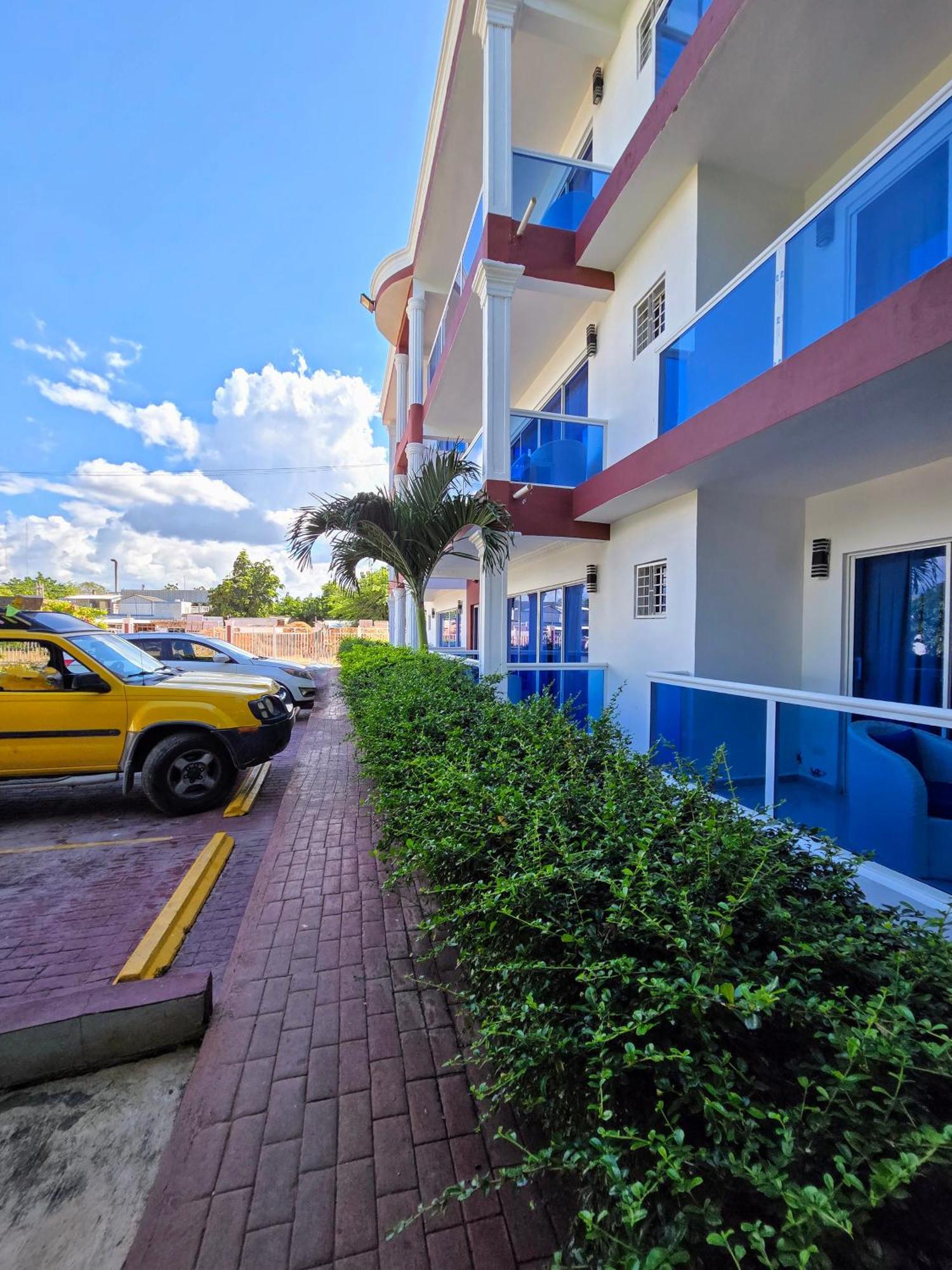 Madome Aparta Hotel Pedernales Exterior photo